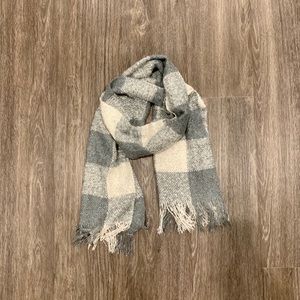 Grey White Large Checkered Long Fringe Scarf